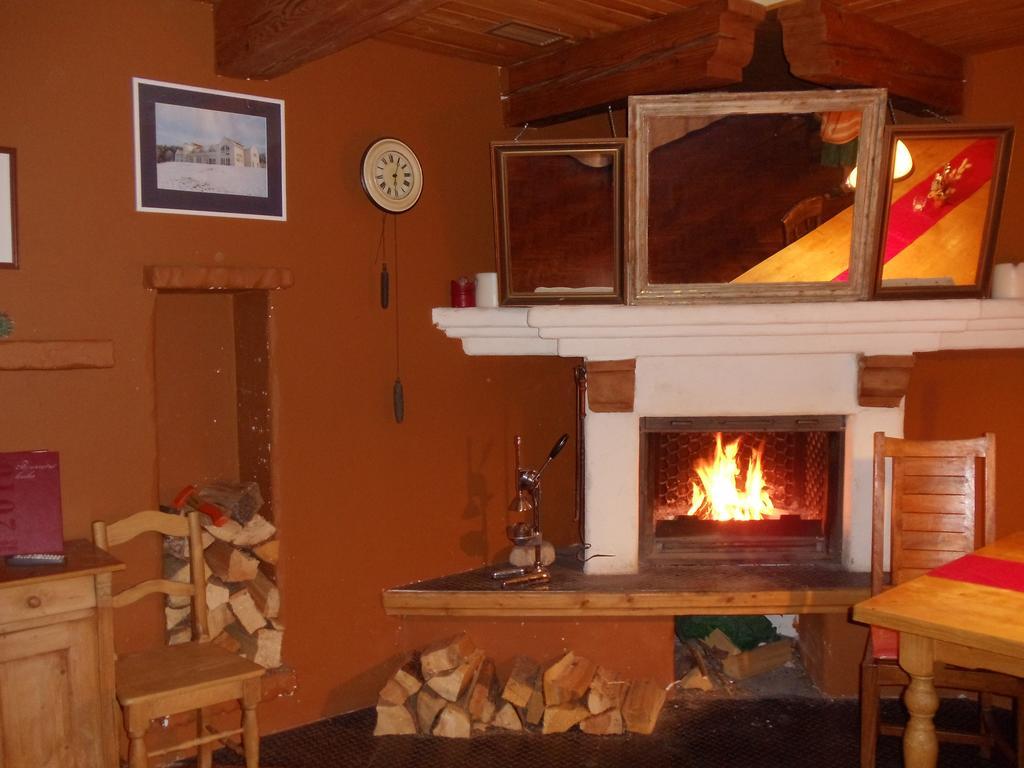 Alpsky Hotel Špindlerŭv Mlýn Екстериор снимка