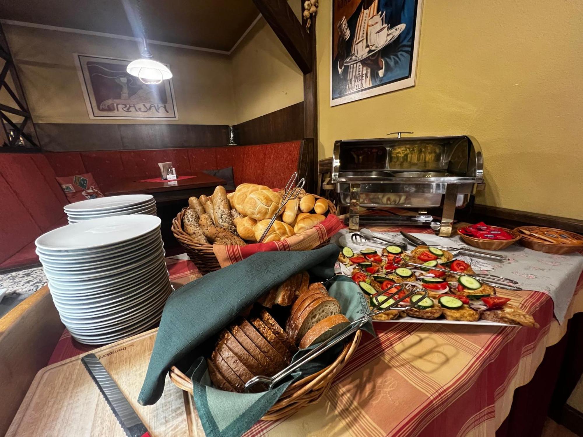 Alpsky Hotel Špindlerŭv Mlýn Екстериор снимка