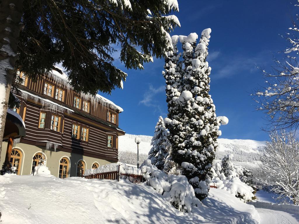 Alpsky Hotel Špindlerŭv Mlýn Екстериор снимка
