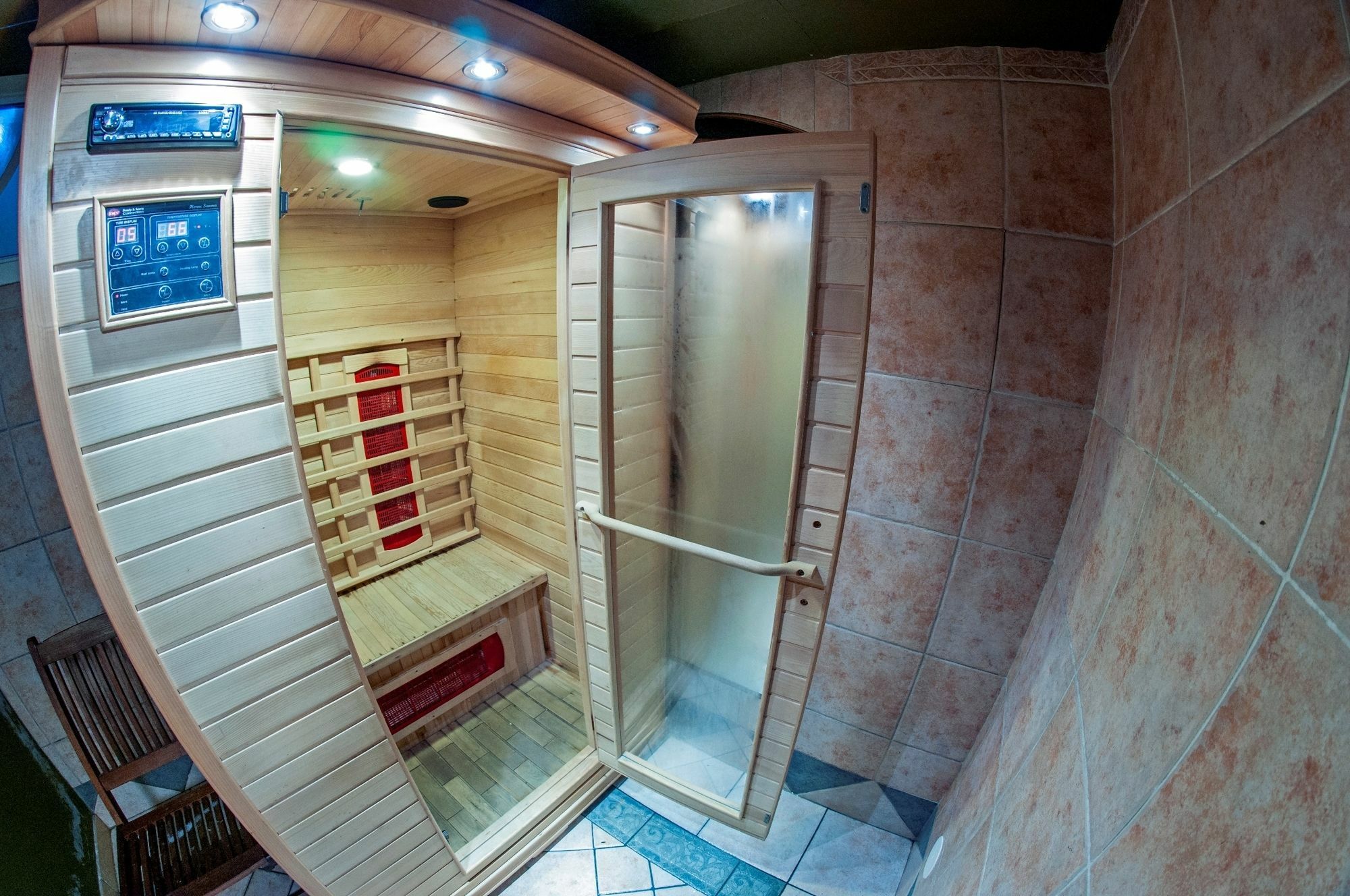 Alpsky Hotel Špindlerŭv Mlýn Екстериор снимка